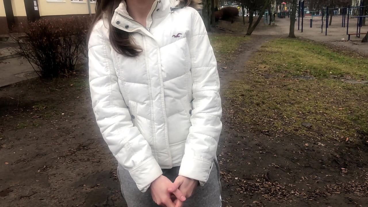 Мөнгөний төлөөх үл таних хүн хөхөж, новш. Оросын сонирхогч. Talking-тай.